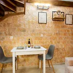 Olimpias Old Town Apartment *