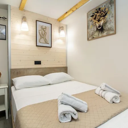 Olimpias Old Town Apartment